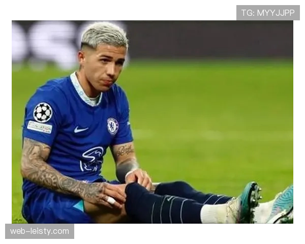 切尔西官方证实:中场核心恩佐-费尔南德斯因脚踝手术赛季报销 切尔西官方证实:中场核心恩佐-费尔南德斯因脚踝手术赛季报销